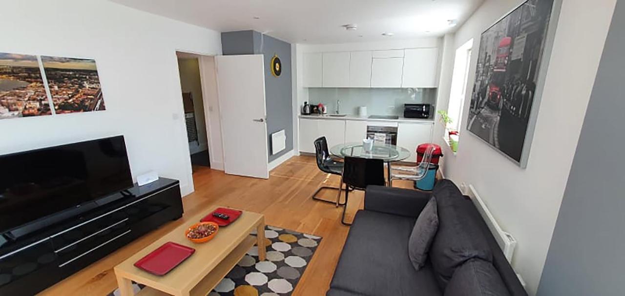 Bright & Spacious Double Bedroom With Ensuite And Concierge! Paid Parking Available London Exterior foto